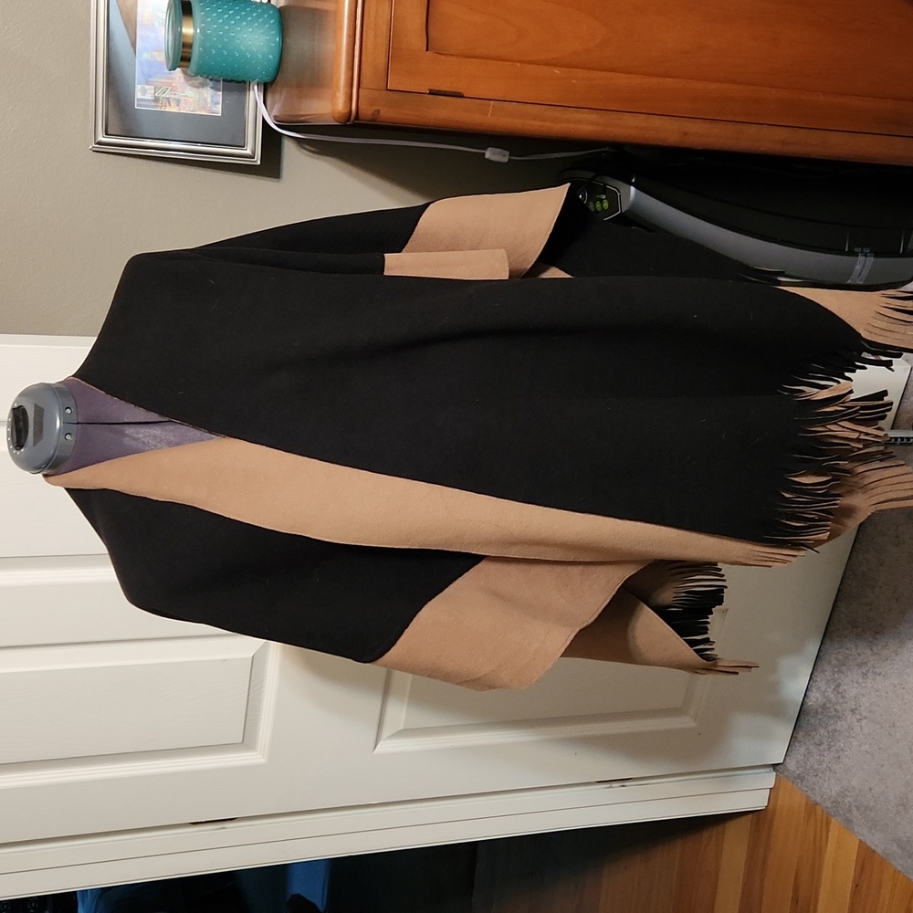 Reversible cape